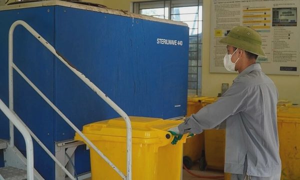 Rác thải y tế đã phân loại khó tìm nơi tái chế