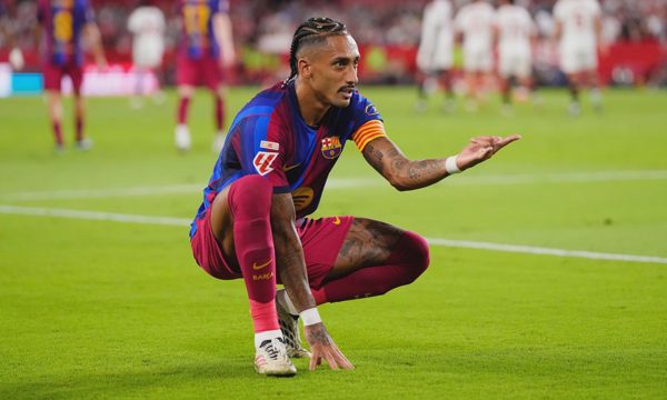 Raphinha lại lập hat-trick cho Barca