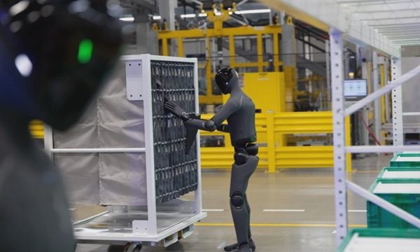 Robot hình người có thể thay thế robot công nghiệp?