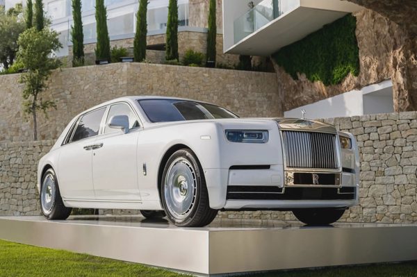 Rolls-Royce công bố bảng giá mới tại Việt Nam, cao nhất 62 tỷ đồng