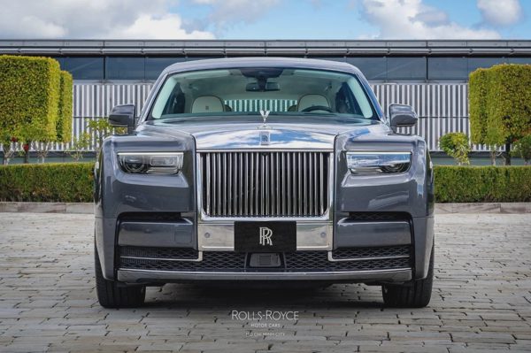 Rolls-Royce Phantom bản kỷ niệm 100 năm có giá 77 tỷ đồng tại Việt Nam