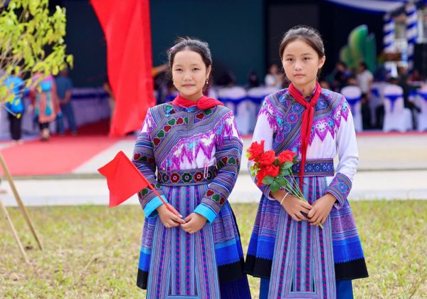 Rộn ràng khai giảng năm học mới: 26 triệu học sinh, sinh viên tới trường