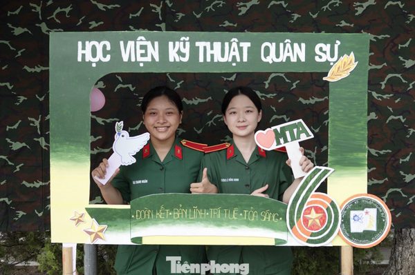Rộn ràng ngày hội lớn tại Học viện Kỹ thuật Quân sự