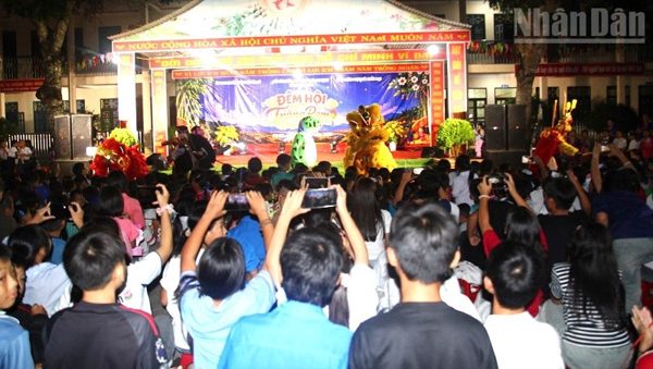 Rộn ràng Tết Trung thu ở vùng biên Nà Hỳ