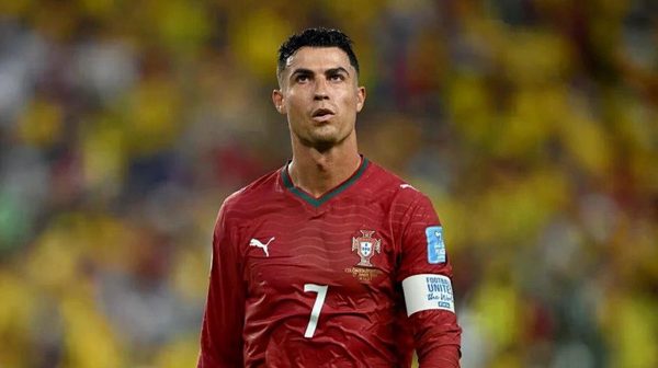 Ronaldo bị đình chỉ 30 ngày vì tự ý rời đội tuyển