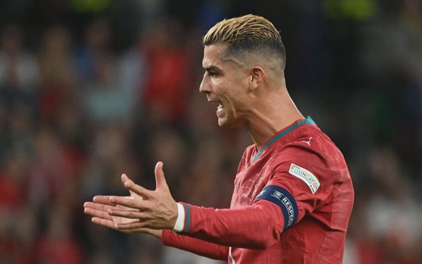 Ronaldo bỏ lỡ cơ hội khó tin và 'tịt ngòi' ở trận ra mắt của HLV Jorge Jesus