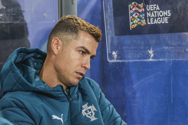 Ronaldo đăng tâm thư dài 10 trang, chỉ trích HLV Bồ Đào Nha thất hứa
