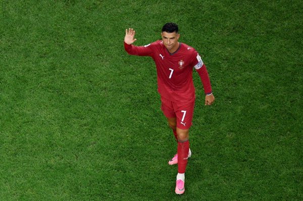 Ronaldo đối mặt án phạt nặng vì tự ý rời đại bản doanh đội tuyển Bồ Đào Nha