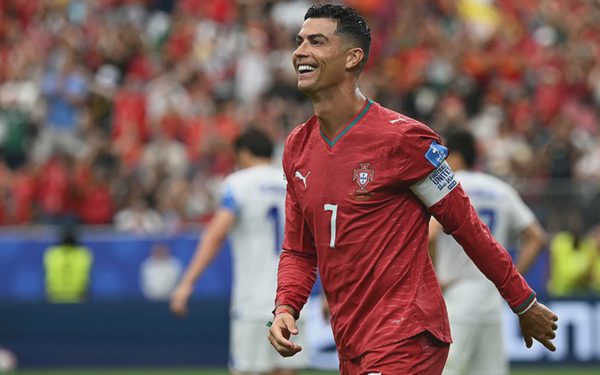 Ronaldo được triệu tập lên tuyển Bồ Đào Nha