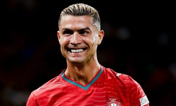 Ronaldo: Không cần bàn cãi, tôi là cầu thủ hay nhất lịch sử!
