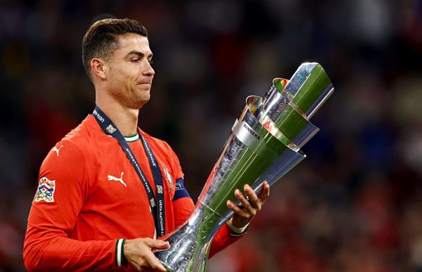 Ronaldo không chỉ là bóng đá...
