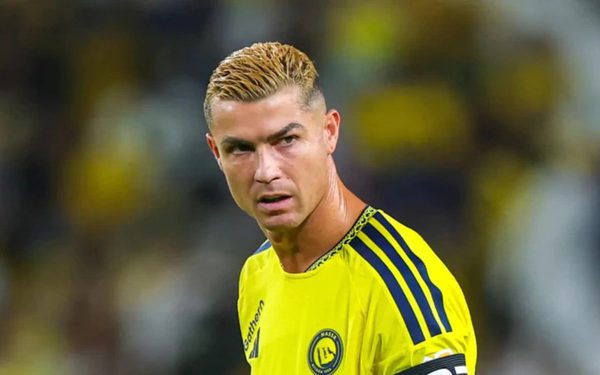 Ronaldo lại nhận tin không vui, gian nan đường đến 1.000 bàn thắng