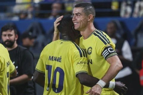 Ronaldo lập cột mốc bàn thắng mới trong màu áo Al Nassr