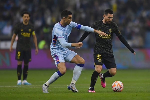 Ronaldo phản ứng trước tâm thư chia tay tuyển Argentina của Messi