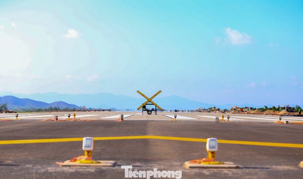 Rốt ráo hoàn thiện đường băng sân bay Phù Cát hơn 3.200 tỷ