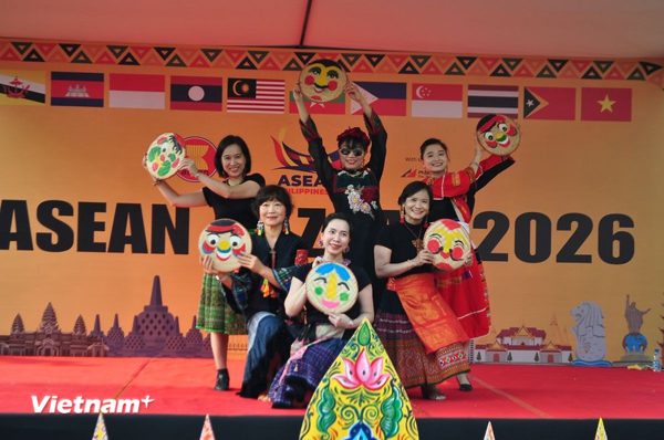 Rực rỡ sắc màu văn hóa tại Hội chợ ASEAN Bazaar 2026
