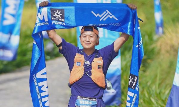 Runner gãy gậy trên đỉnh Đồi Bò vẫn vô địch VMM 2026