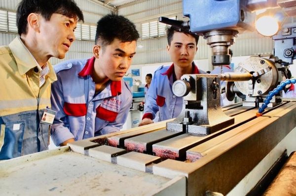 Rút ngắn khoảng cách trong đào tạo nghề