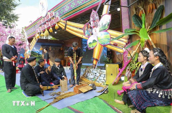 Sắc màu văn hóa dân tộc Mông hội tụ tại Điện Biên​
