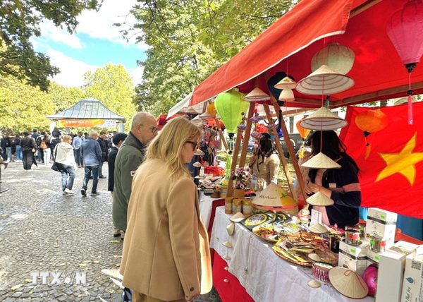 Sắc màu Việt Nam tại Ngày châu Á 2026 giữa lòng thủ đô Bratislava