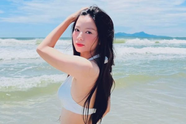 Sắc vóc gợi cảm của nữ chính phim Việt doanh thu cao nhất lịch sử