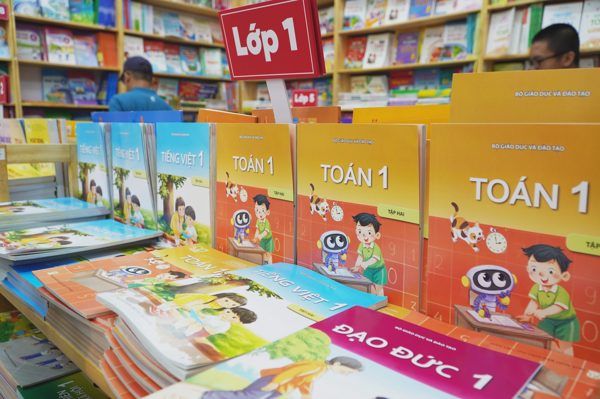 Sách giáo khoa bị “đội giá” đến hơn 6 lần trên sàn thương mại điện tử