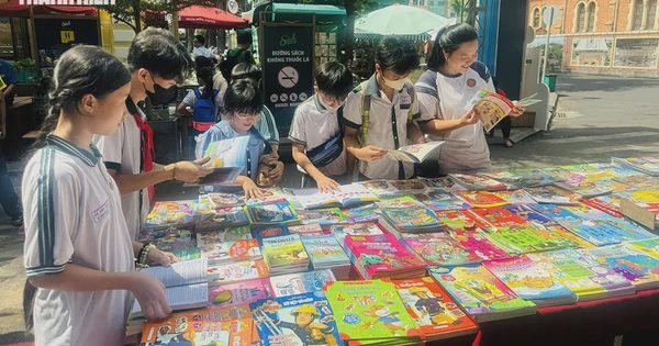 Sách thiếu nhi đang gặp khó