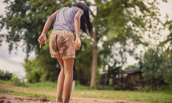 Sai lầm khiến vết thương nhỏ ở trẻ dễ trở nặng