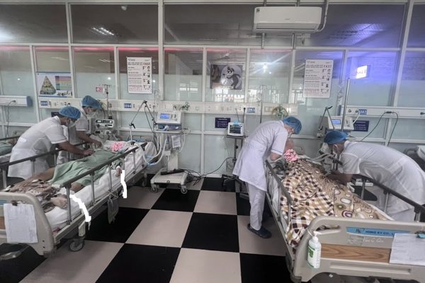 Sai lầm sau bữa nhậu khiến 3 thanh niên phải cấp cứu, 2 người tiên lượng nặng