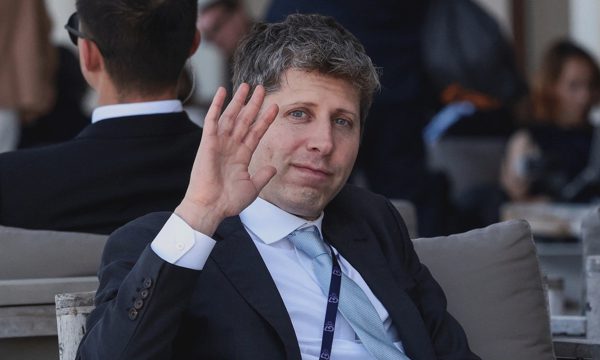 Sam Altman: 'Thật tệ khi RAM nằm trong máy người dùng'