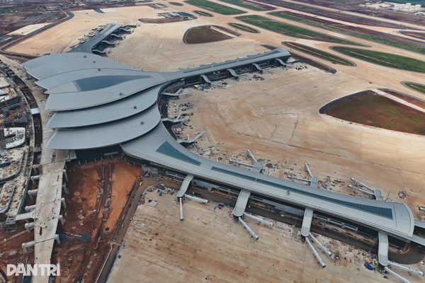 Sân bay Long Thành phải xong trong 2026 nhưng có gói thầu không chuyển biến