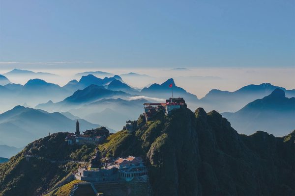 Săn biển mây lúc 5h, thưởng thức bữa sáng ở độ cao hơn 3.000m trên Fansipan