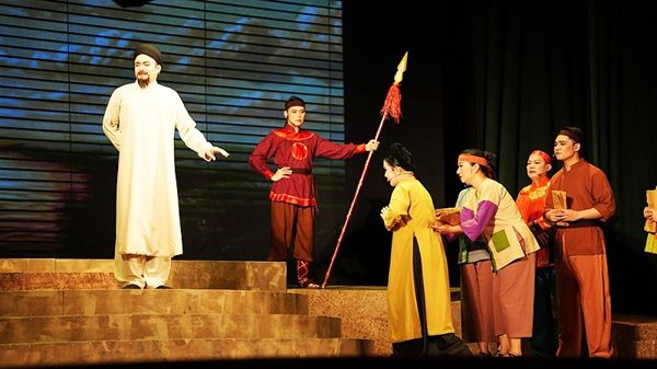 Sân khấu vẫn có “hào quang” trong thời kỳ mới