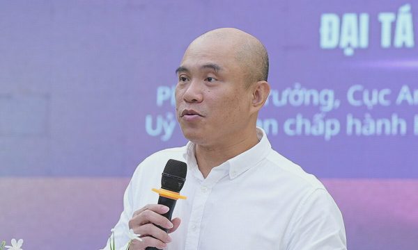 Sản phẩm số cần loại bỏ nguy cơ với trẻ em từ thuật toán