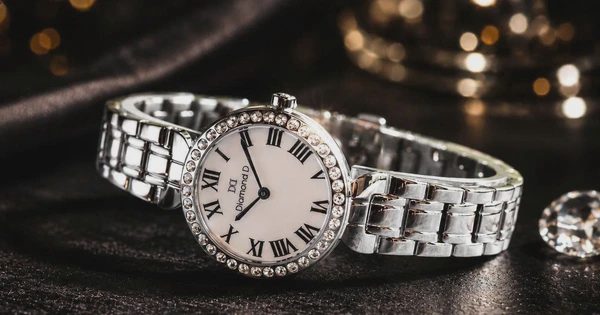Săn quà 20.10 tại Đăng Quang Watch: Nhiều mẫu đồng hồ nữ giảm tới 50%