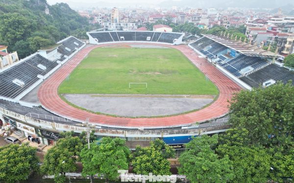 Sân vận động Đông Kinh trước giờ phá dỡ để xây quảng trường