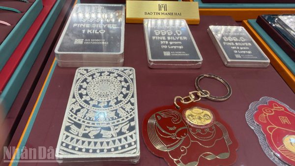 Sáng 20/10, giá bạc quay đầu giảm