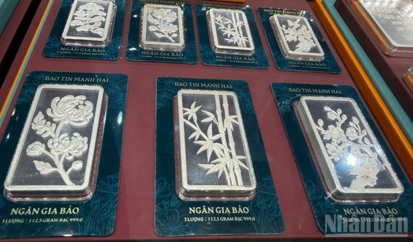 Sáng 21/9, giá bạc thế giới duy trì đà tăng