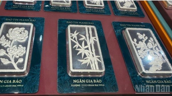 Sáng 23/9, giá bạc thế giới nhích nhẹ lên ngưỡng 66,34 USD/ounce