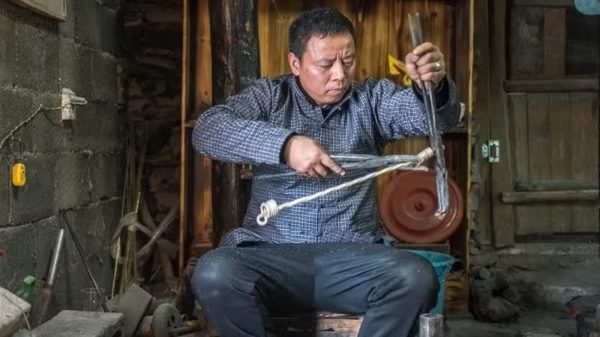 Sáng 24/9, giá bạc thế giới giảm mạnh