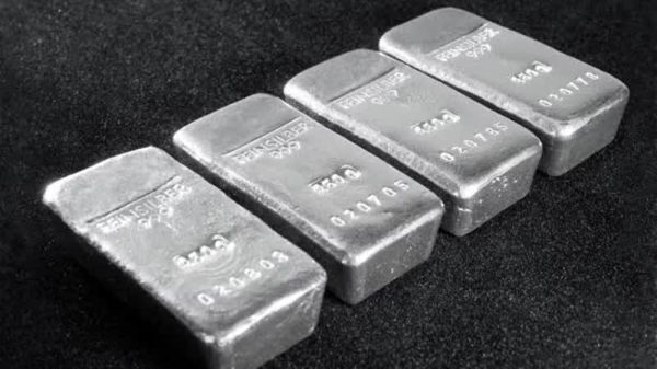 Sáng 7/9, giá bạc thế giới tiếp tục giảm