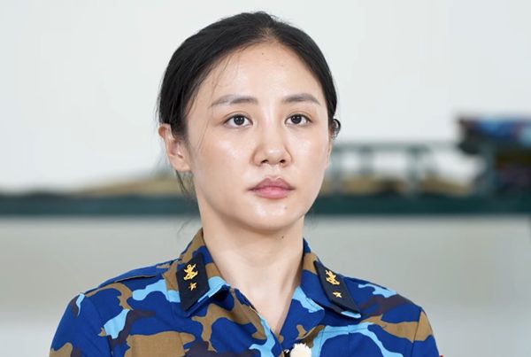 Sao nhập ngũ chấn chỉnh dàn nghệ sĩ