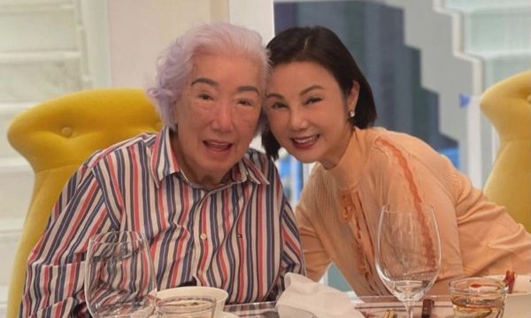 Sao phim Quỳnh Dao thân thiết mẹ chồng cũ