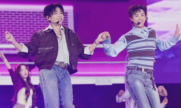 Sao 'Tinh hà say hi' diễn loạt hit khuấy động fan
