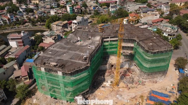 Sập sàn bê tông tại dự án Rạp Tháng 8