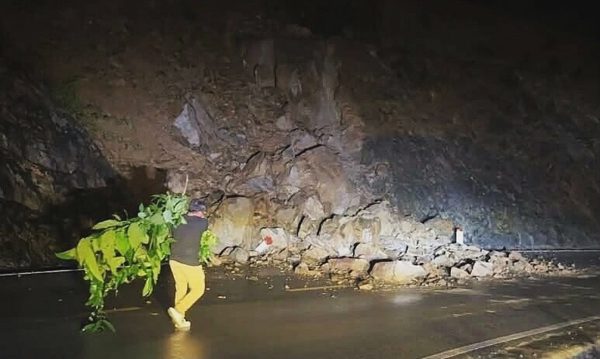 Sạt lở đèo Đại Ninh trên tuyến Mũi Né - Đà Lạt