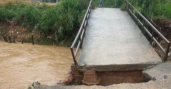 Sạt lở mố cầu ở Lâm Đồng, 35 người bị cô lập