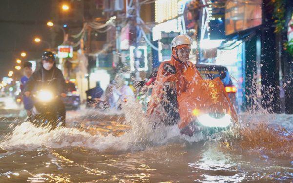 Sau 15h chiều, TP.HCM và các tỉnh miền Đông dự báo lại mưa