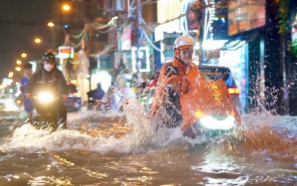 Sau 15h hôm nay 2-10, TP.HCM và các tỉnh miền Đông dự báo lại mưa
