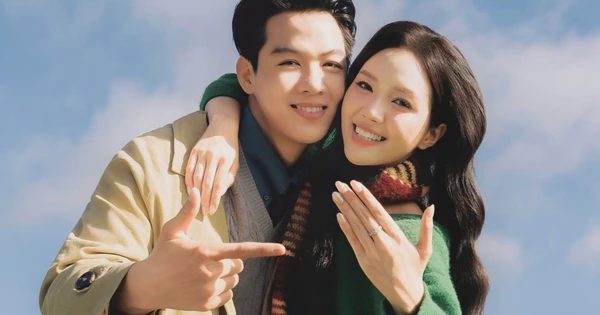 Sau 7 năm yêu, nam vương 'chốt đơn' á khôi bằng màn cầu hôn bất ngờ